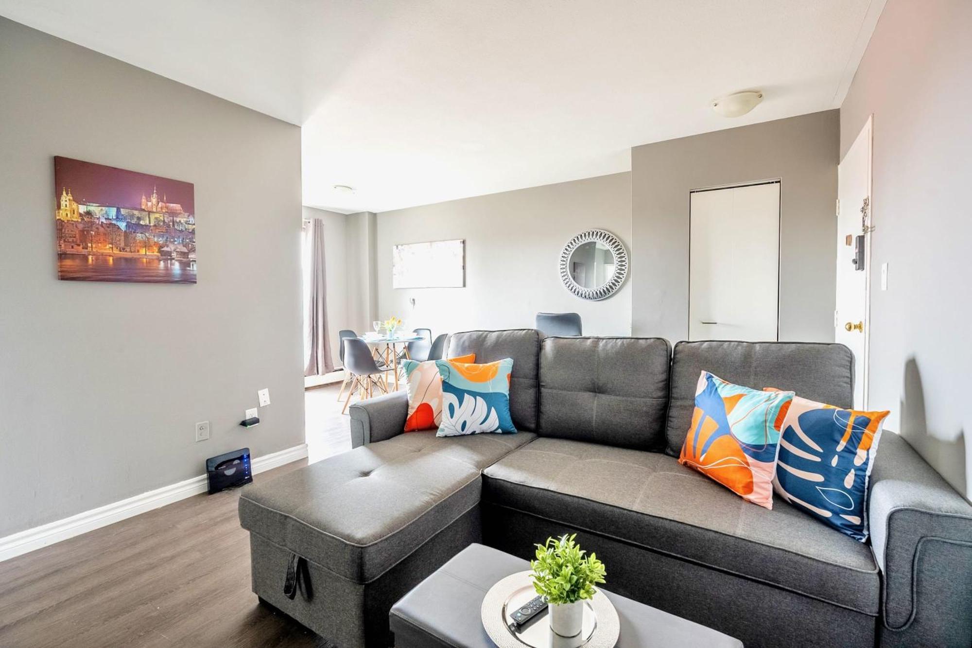 Newly Renovated 2Br Unit In Glenview West Daire Hamilton Dış mekan fotoğraf