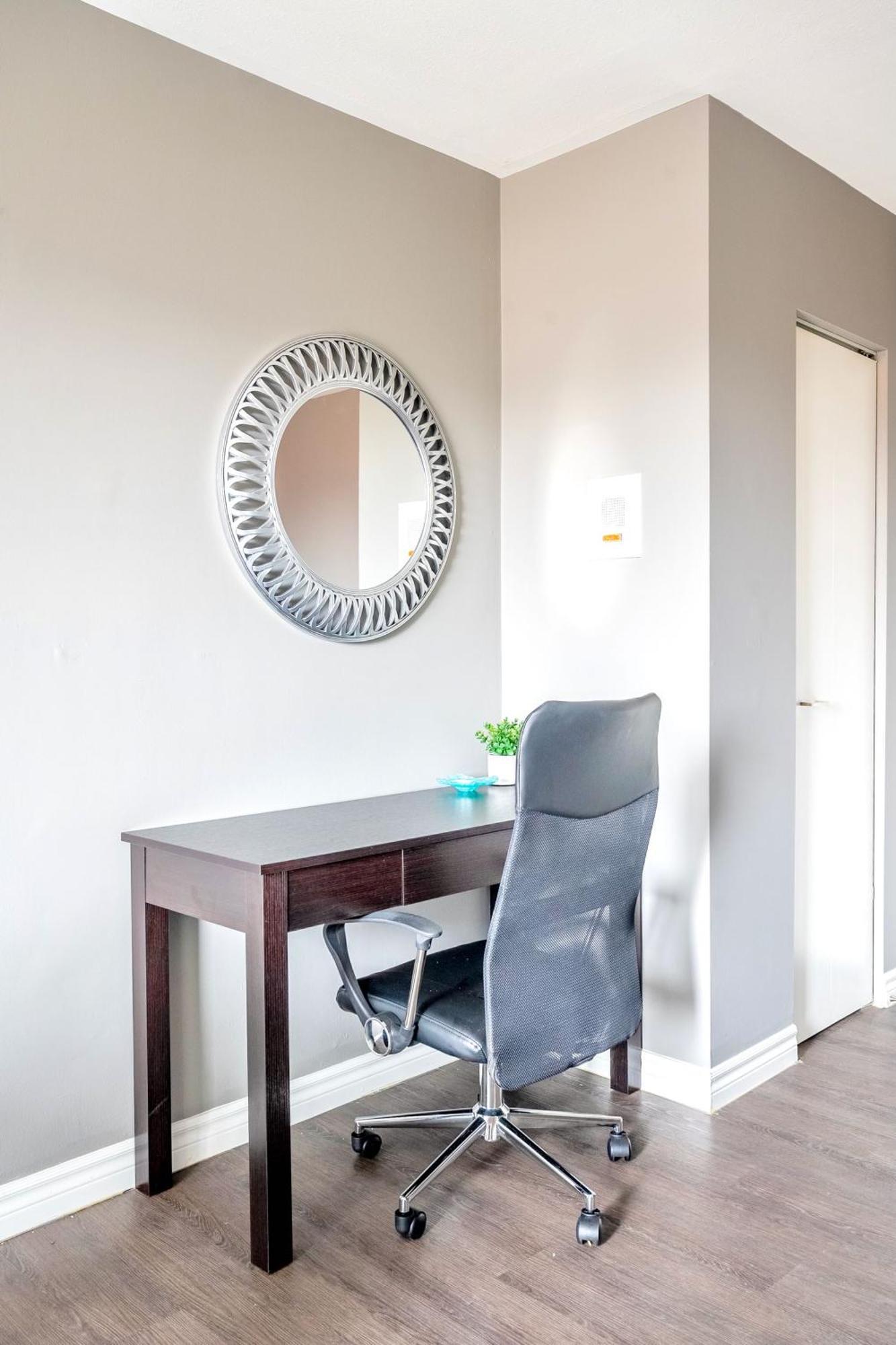 Newly Renovated 2Br Unit In Glenview West Daire Hamilton Dış mekan fotoğraf