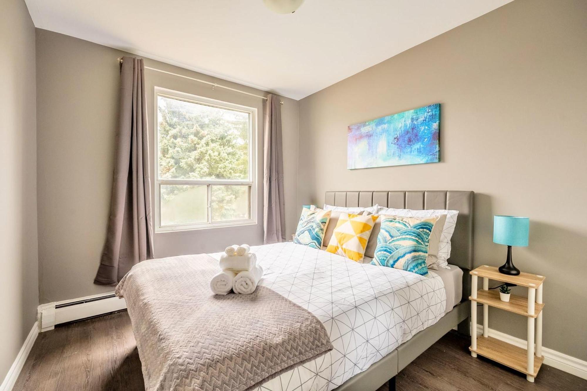 Newly Renovated 2Br Unit In Glenview West Daire Hamilton Dış mekan fotoğraf
