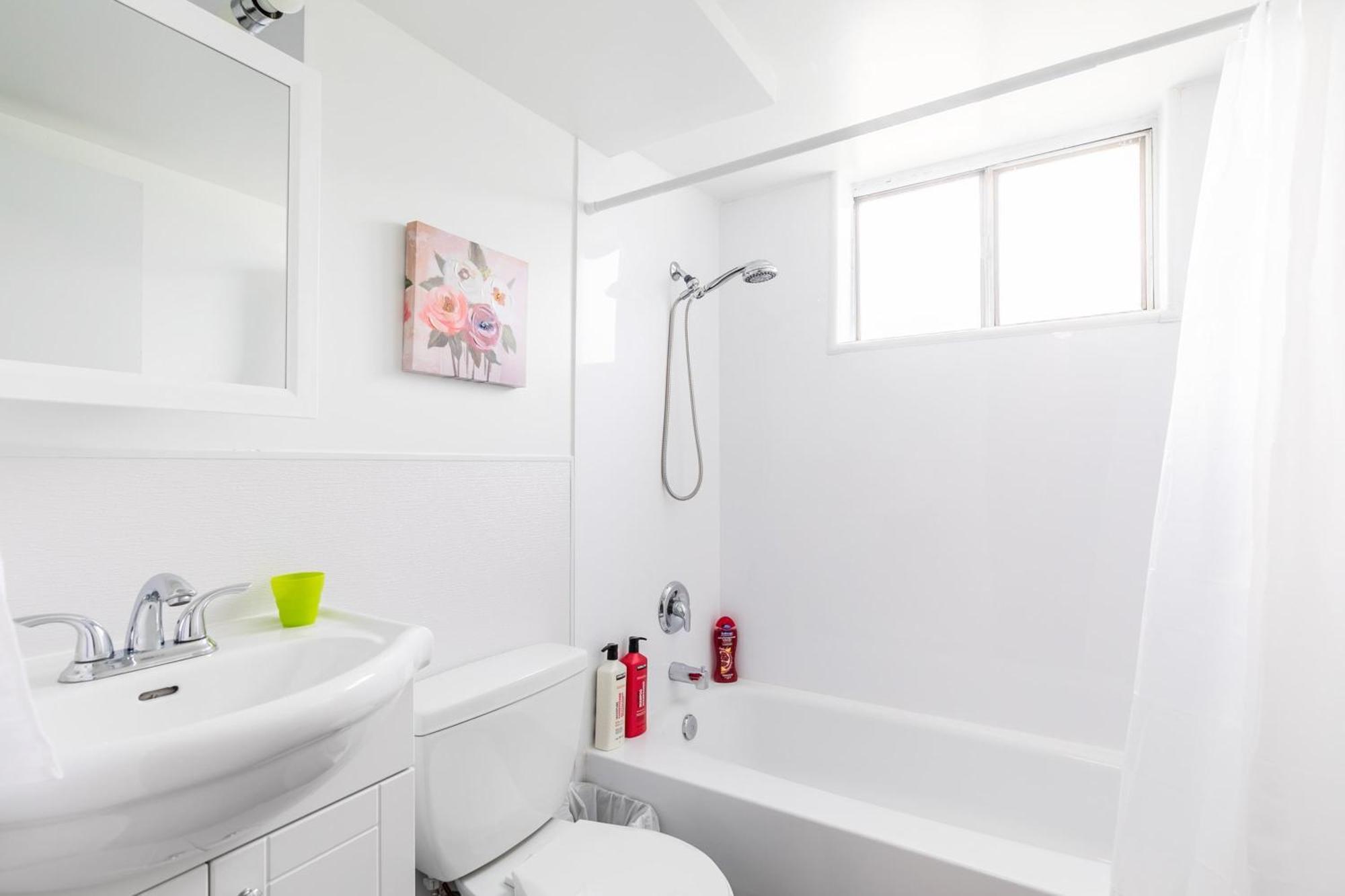 Newly Renovated 2Br Unit In Glenview West Daire Hamilton Dış mekan fotoğraf